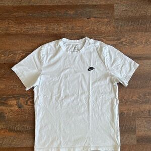 Nike Men's White Short Sleeve Tee